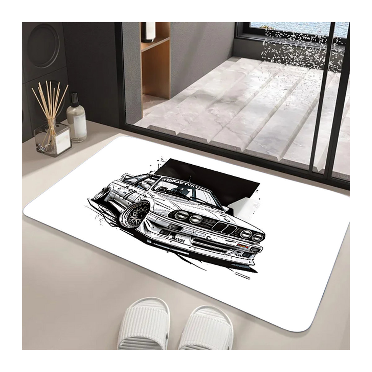 Retro-Sportwagen Bodenmatte aus Flanell in Weiß mit grafischem Print für Badezimmer, Küche oder Eingangsbereich - Bild 1