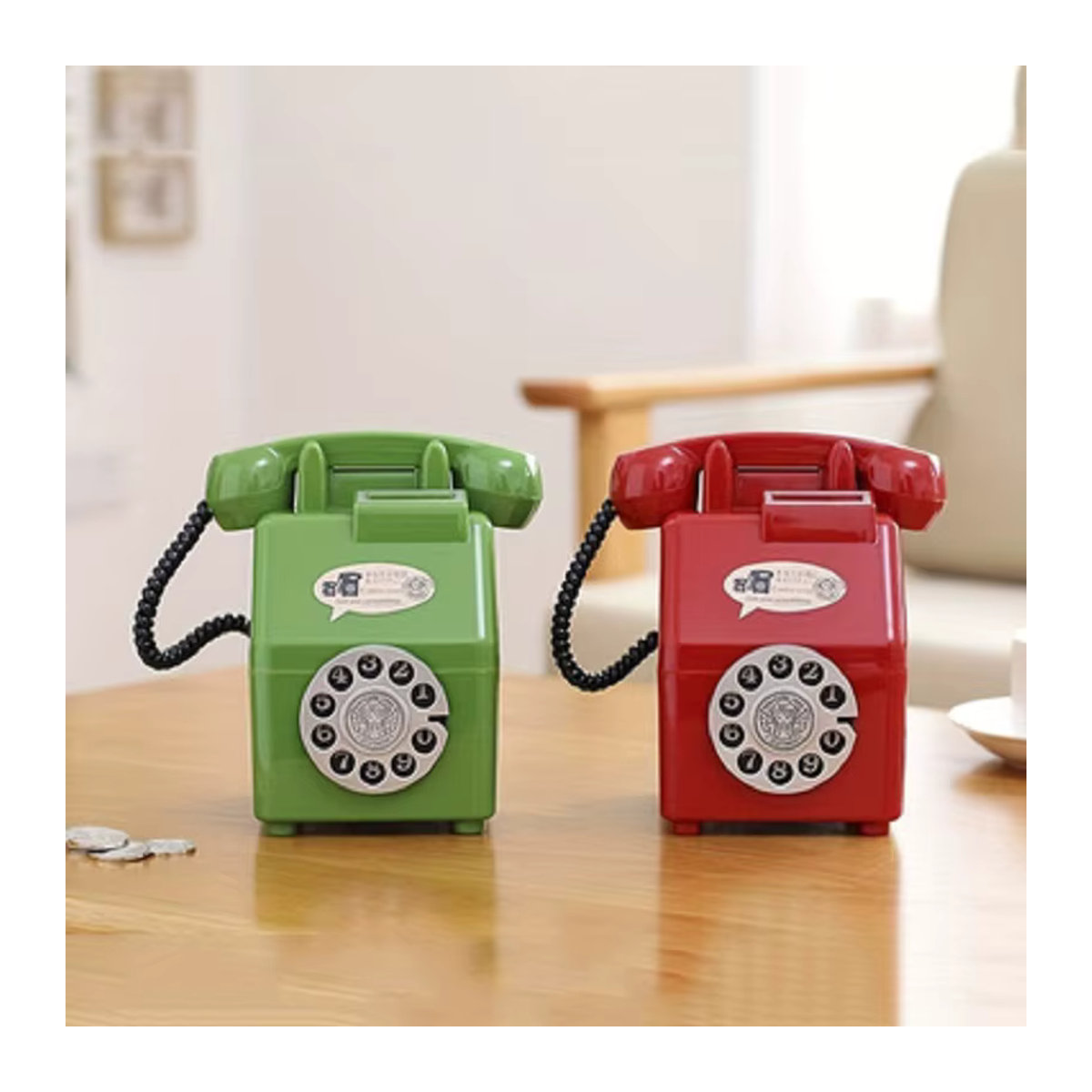 Retro Telefon Gelddose in Rot und Mehrfarbig aus Kunststoff als Vintage Deko und Geschenk für Kinder - Bild 2