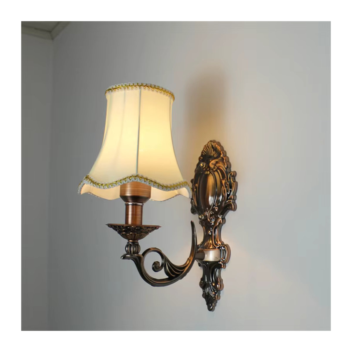 Retro Wandlampe aus Metall im Vintage Design mit LED für Schlafzimmer und Dekoration - Bild 2