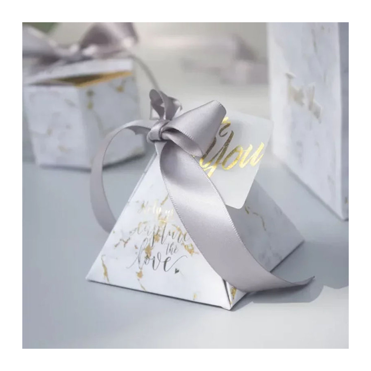 Rmtpt 10er Set geometrische Pyramiden-Geschenkboxen aus Papier in Blau und Weiß für Hochzeitsdekorationen und Gastgeschenke - Bild 1