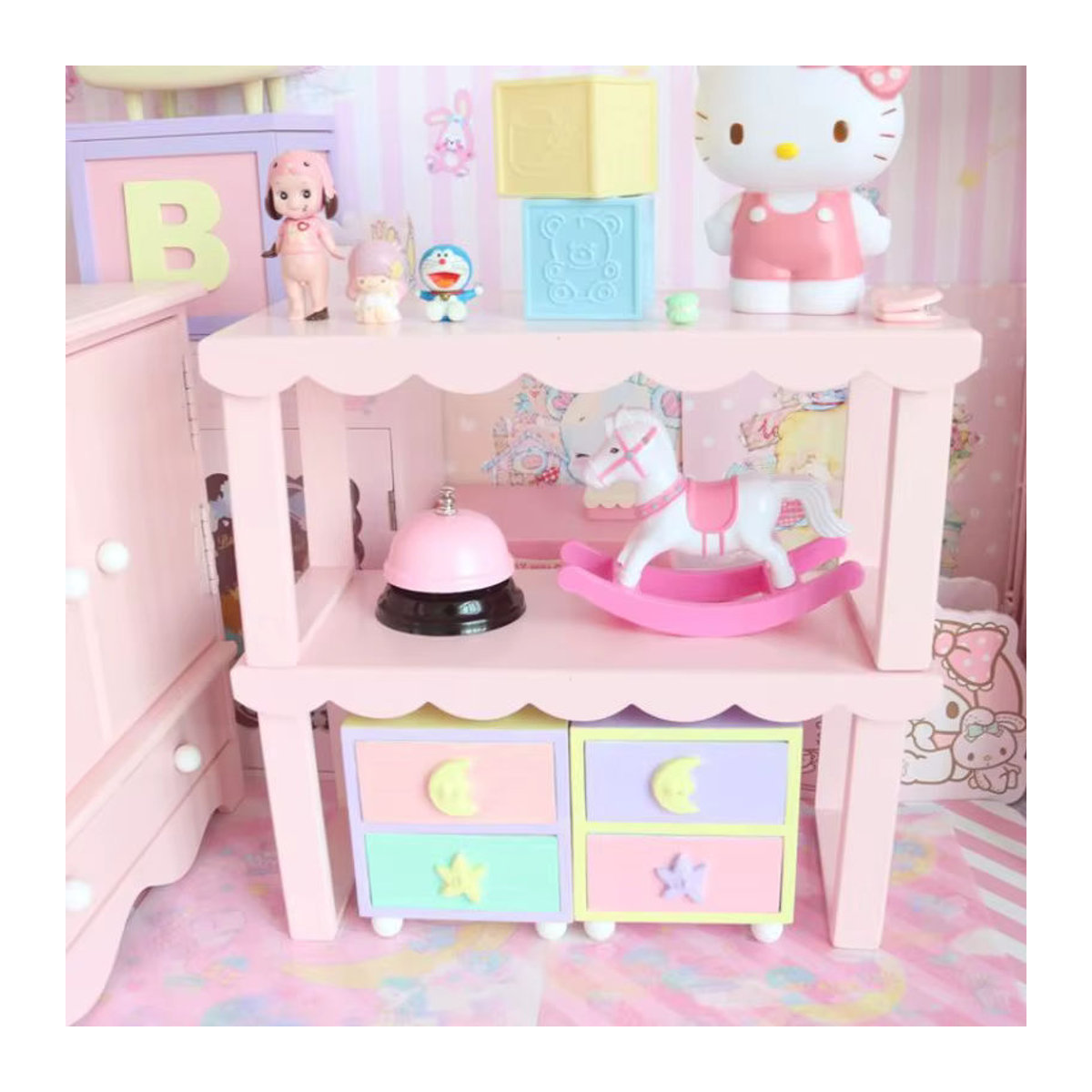 Rosa Holz-Aufbewahrungsregal mit Spitzen-Design und gewelltem Rand für Kinder, Desktop-Organisationsregal für Puppen und Figuren - Bild 2