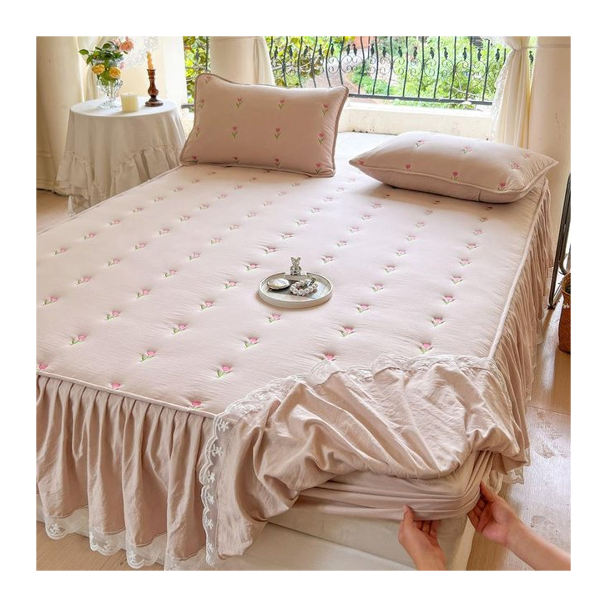 Rosa Matratzenbezug mit Spitze und Stickerei für das Mädchenzimmer von Super Six, B/T/H: 90 x 200 cm - Bild 1