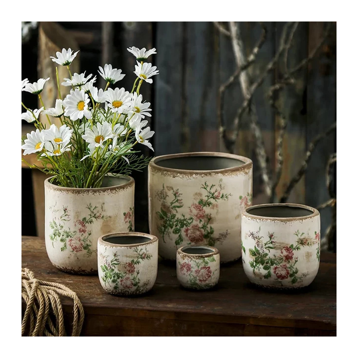 Rosa und weiße Keramik-Blumentöpfe im französischen Vintage-Stil mit floralem Design für deine Pflanzen und Hydrokultur - Bild 1