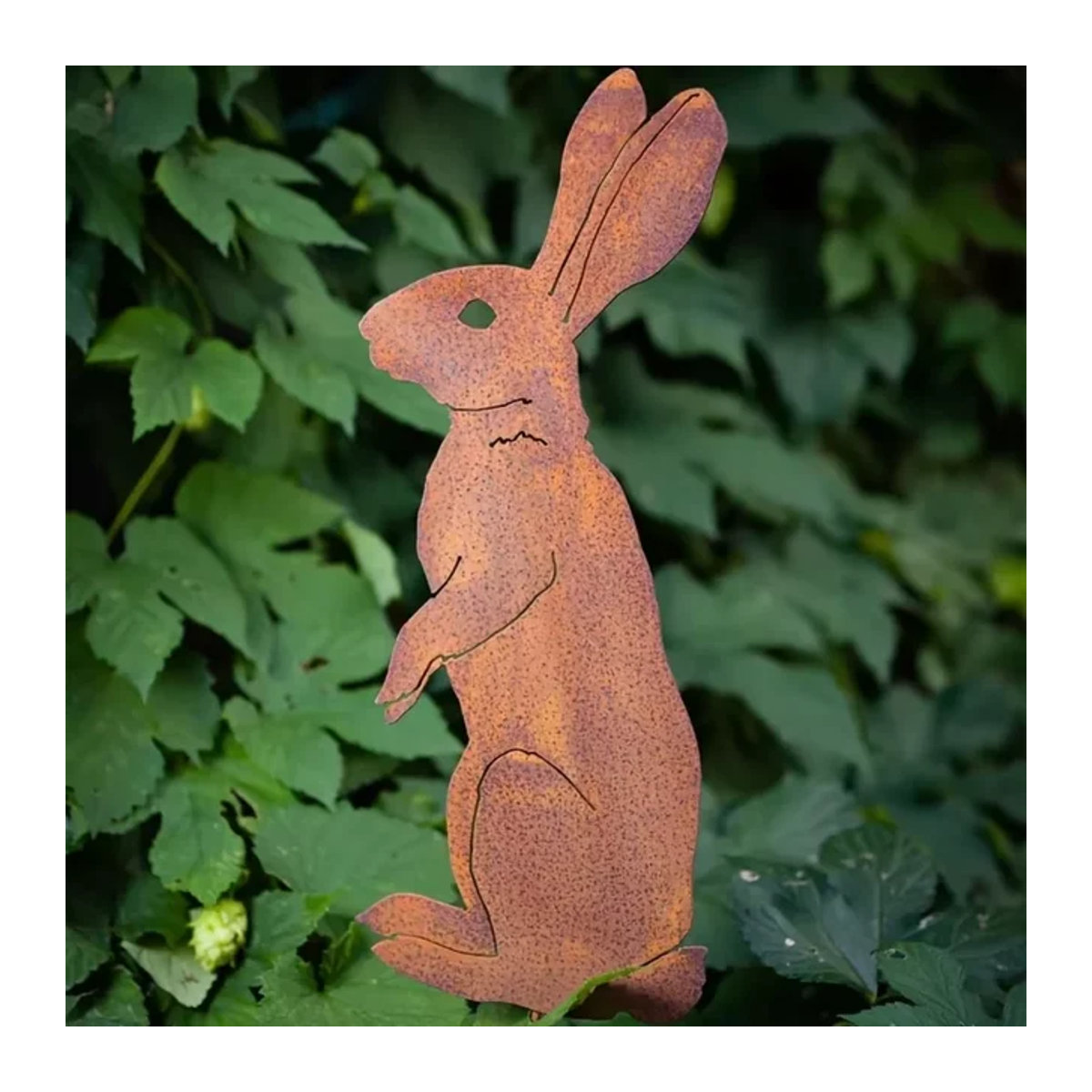 Rostige Hasen-Silhouette aus Metall als Gartenstecker für deine Outdoor-Dekoration im Bauernhaus-Stil - Bild 1