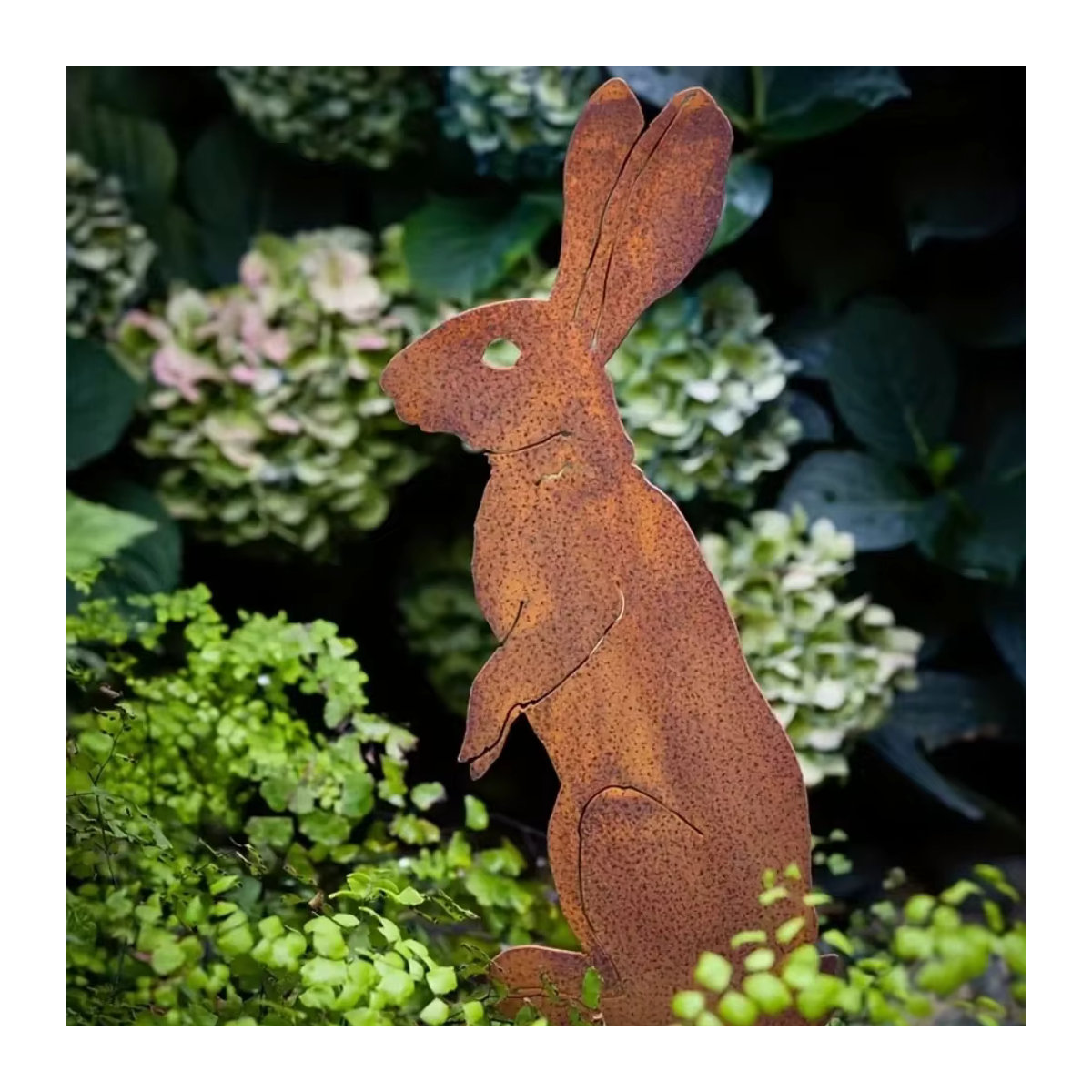 Rostige Hasen-Silhouette aus Metall als Gartenstecker für deine Outdoor-Dekoration im Bauernhaus-Stil - Bild 4