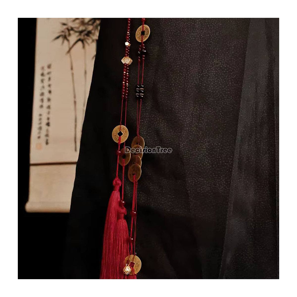 Roter Neujahrsanhänger im chinesischen Stil mit Kupfermünzen-Ketten und Quaste als orientalische Dekoration - Bild 4