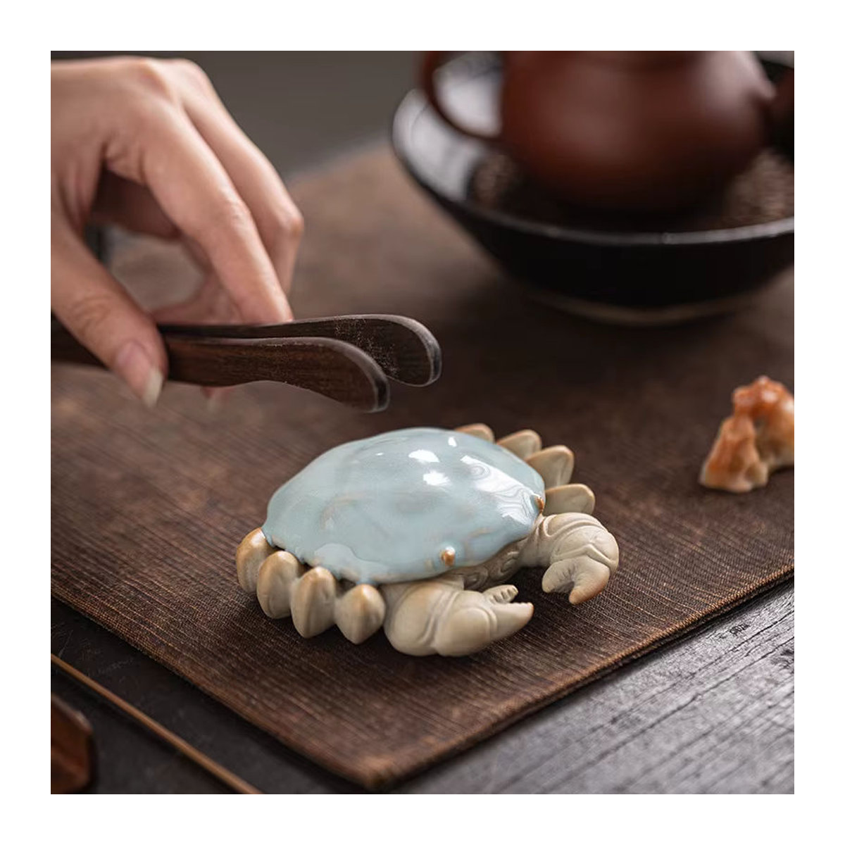 Ru Kiln Keramik Krabbe als Teetisch Ornament in Mehrfarbig mit orientalischem Design - Bild 2