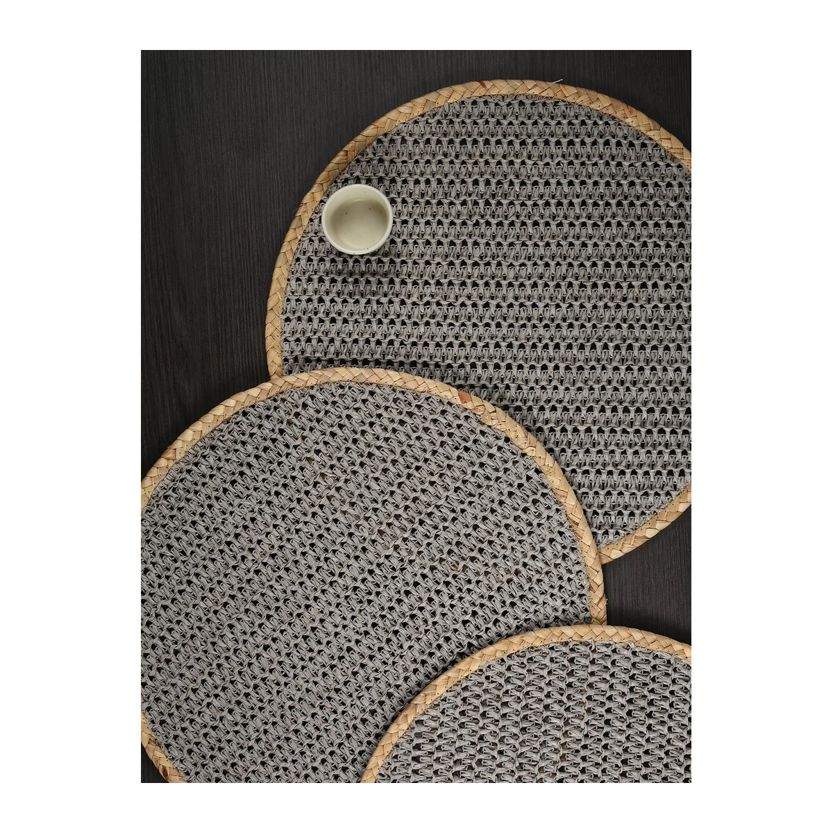 Runde Tischsets aus Papier und Textil in Grau für Hochzeiten und Feiern, Durchmesser: 33,02 cm - Bild 3