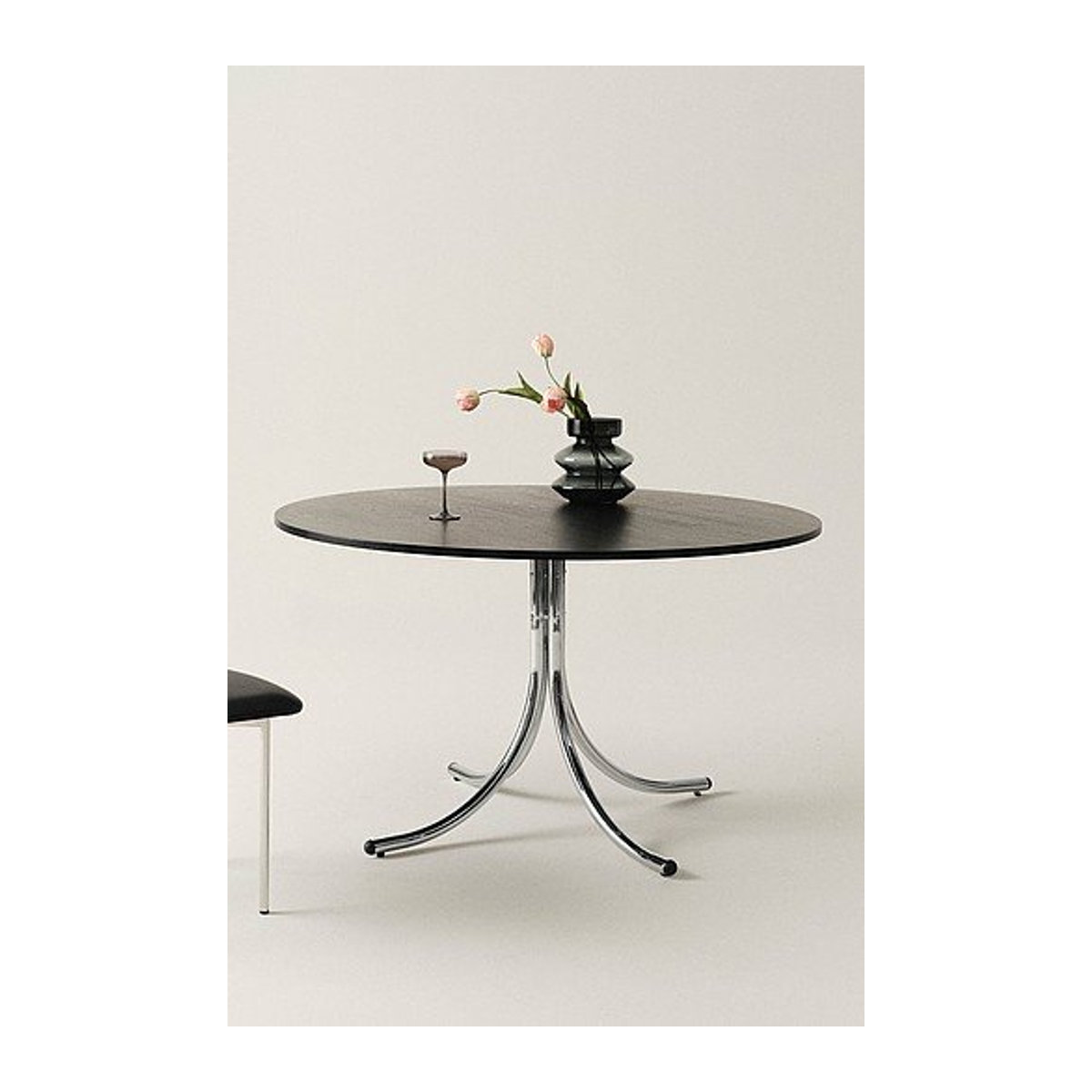 Runder Esstisch Jotex in Nussbaum und Weiß im Retro-Modern Design mit Durchmesser: 130 cm und Höhe: 76 cm - Bild 1