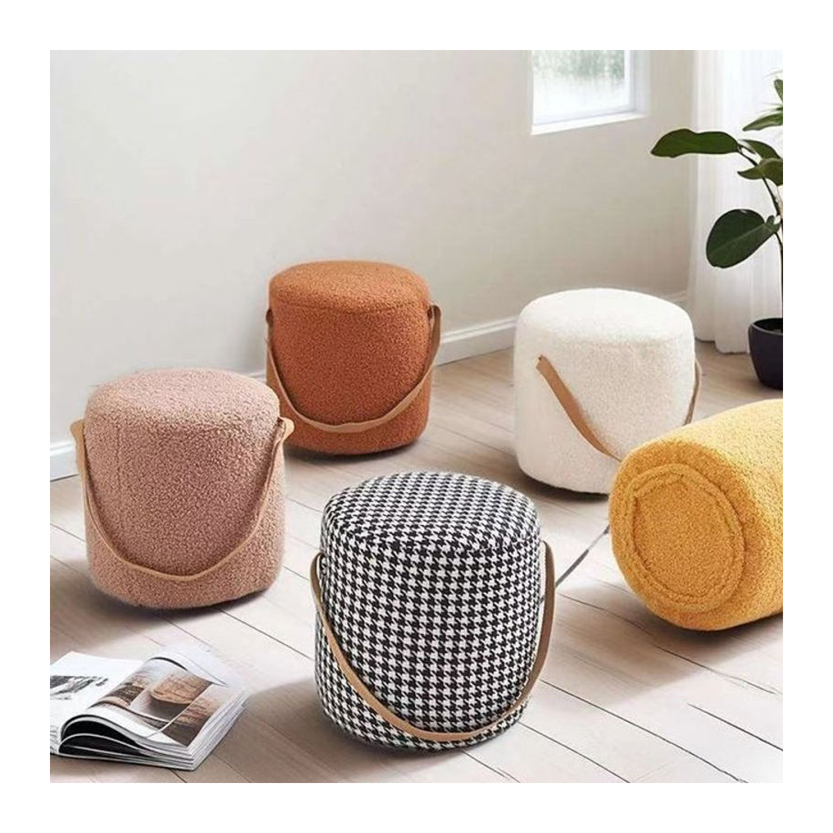 Runder Polsterhocker von LIUSHADUOLA aus Samt und Bouclé in Beige oder Braun, minimalistische Ottomane für dein Wohnzimmer - Bild 1