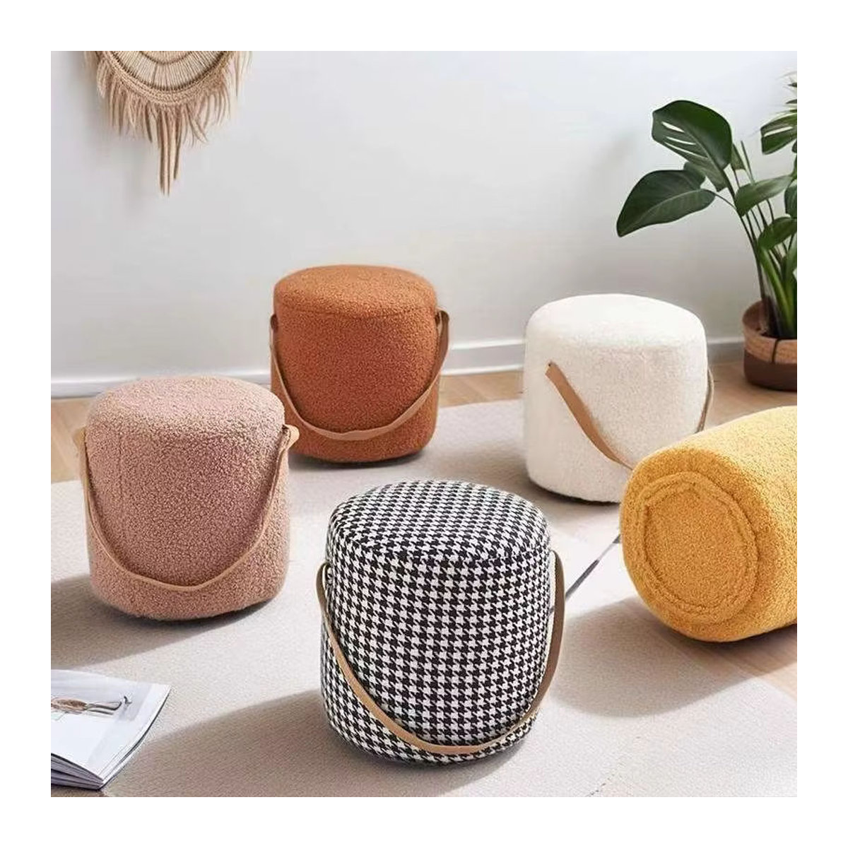 Runder Polsterhocker von LIUSHADUOLA aus Samt und Bouclé in Beige oder Braun, minimalistische Ottomane für dein Wohnzimmer - Bild 2