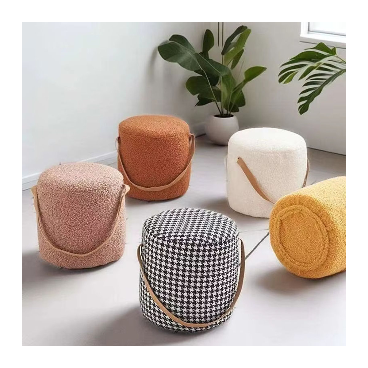 Runder Polsterhocker von LIUSHADUOLA aus Samt und Bouclé in Beige oder Braun, minimalistische Ottomane für dein Wohnzimmer - Bild 3