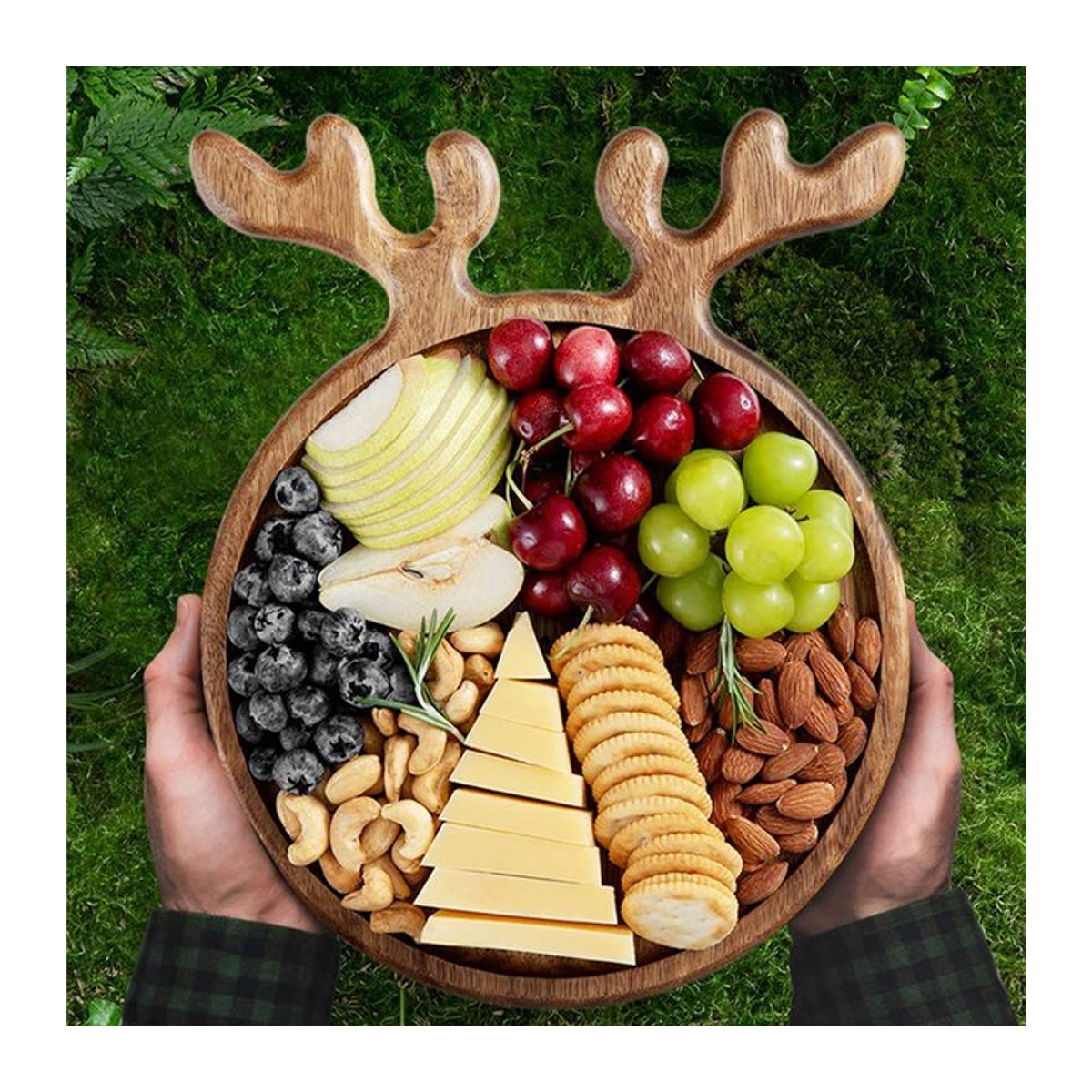 Runder Servierteller aus Holz mit Geweih-Design in Braun für Weihnachten, rustikales Holztablett für Obst, Käse und Snacks - Bild 1