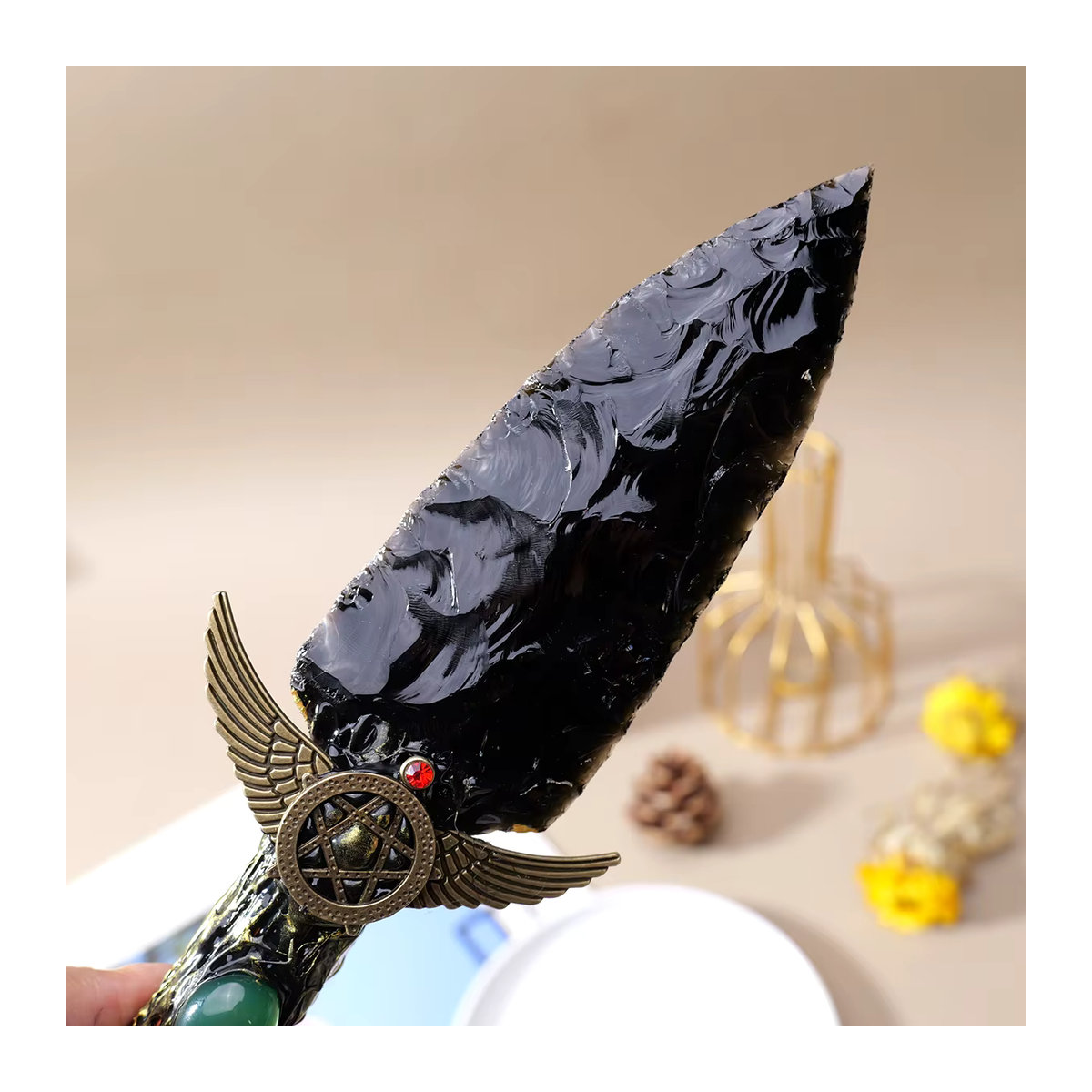 Runyangshi Obsidian Dolch aus Naturkristall in Schwarz und Silber als dekoratives Steinmodell - Bild 5