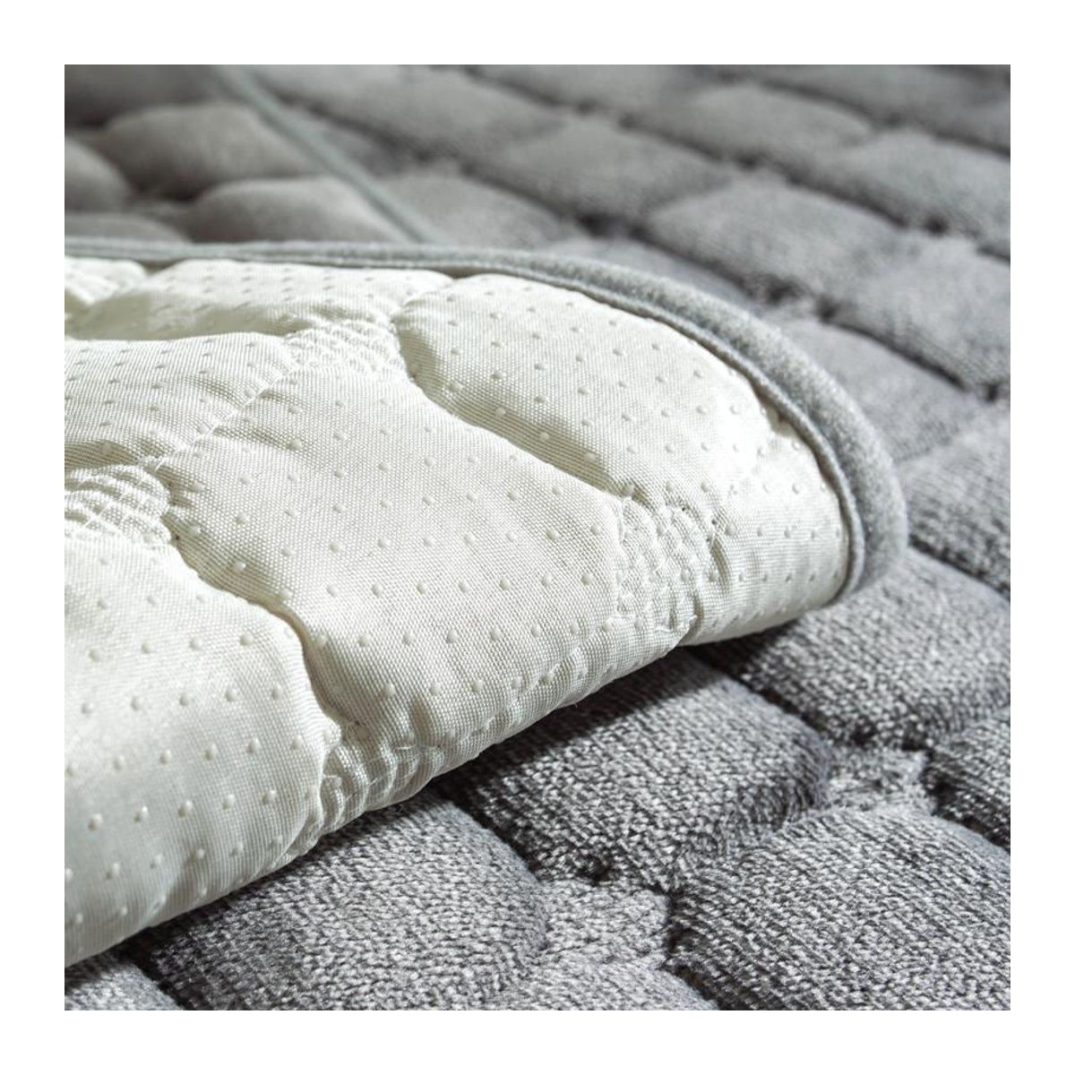 Rutschfester Sofabezug von Keep Health Care aus weichem Plüsch in Beige, B/B: 70 x 150 cm - Bild 5