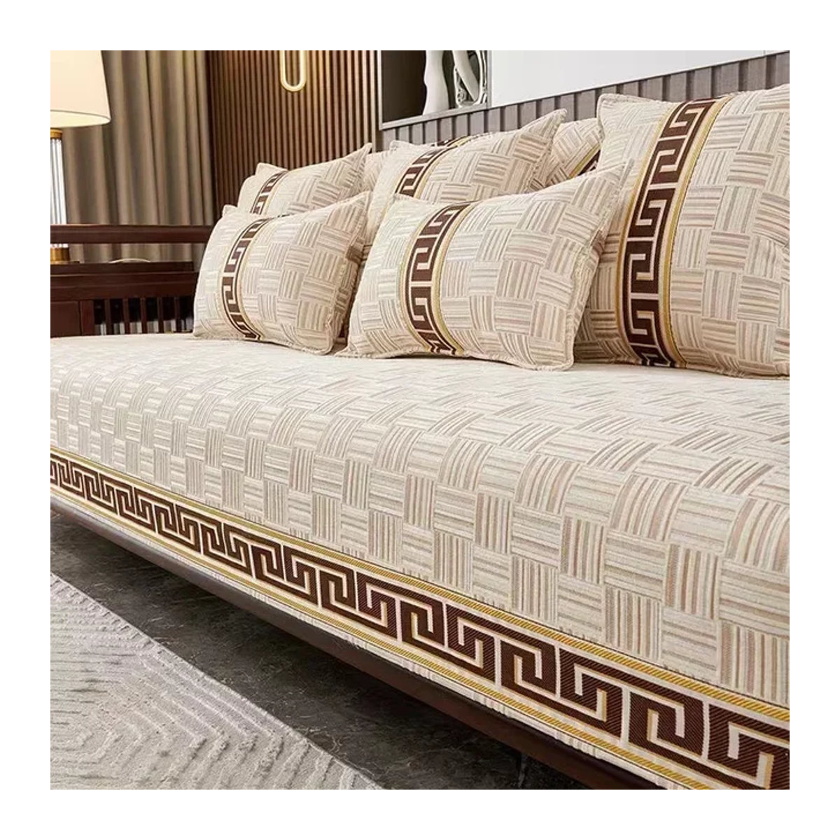 Rutschfester Sofabezug von Noblelightrain in Beige als universelle Schutzhülle für dein Sofa - Bild 1