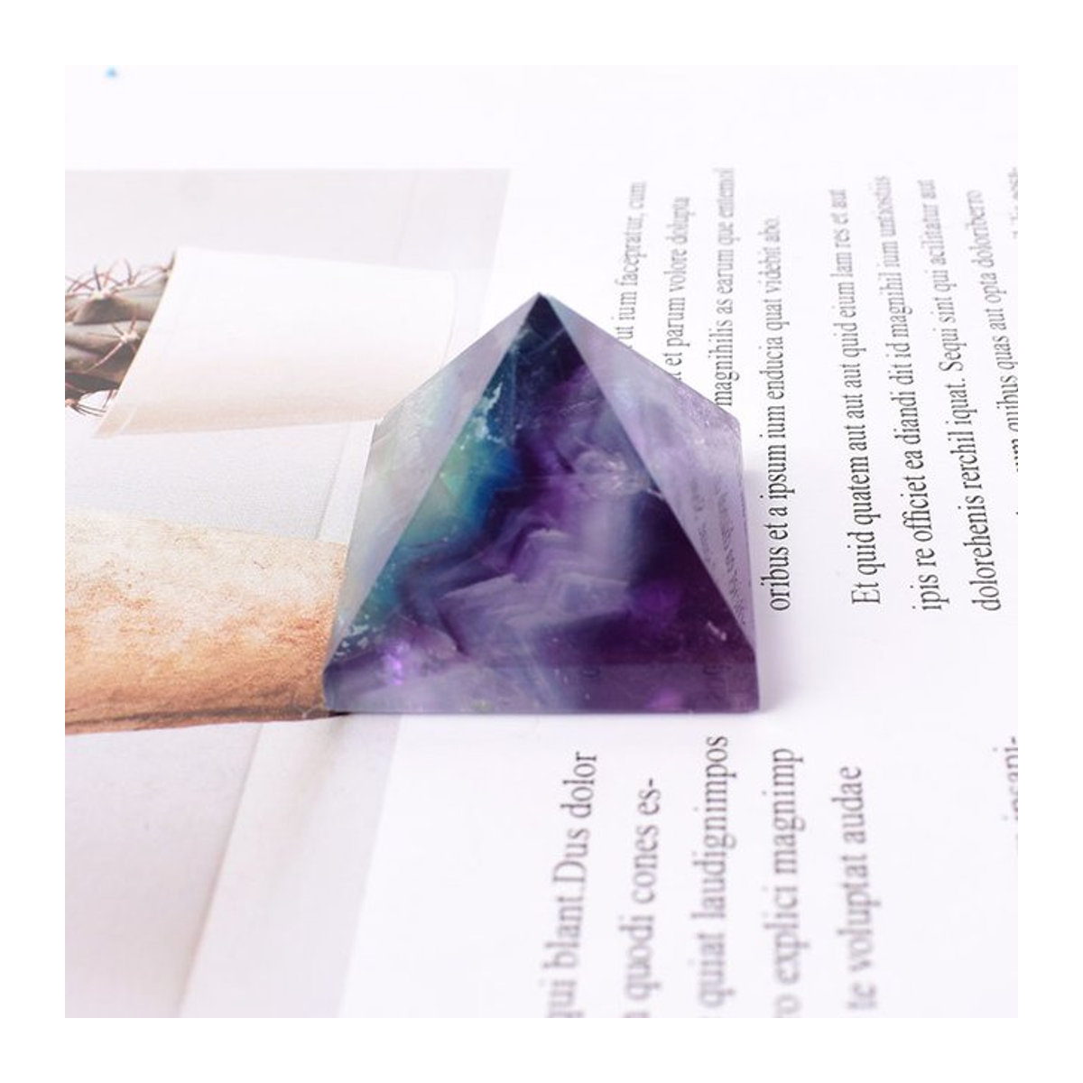 RYCRYSTAL Fluorit Pyramide aus natürlichem Kristall in mehrfarbig, geometrischer Heilstein Turm für Meditation und Home Decor - Bild 1