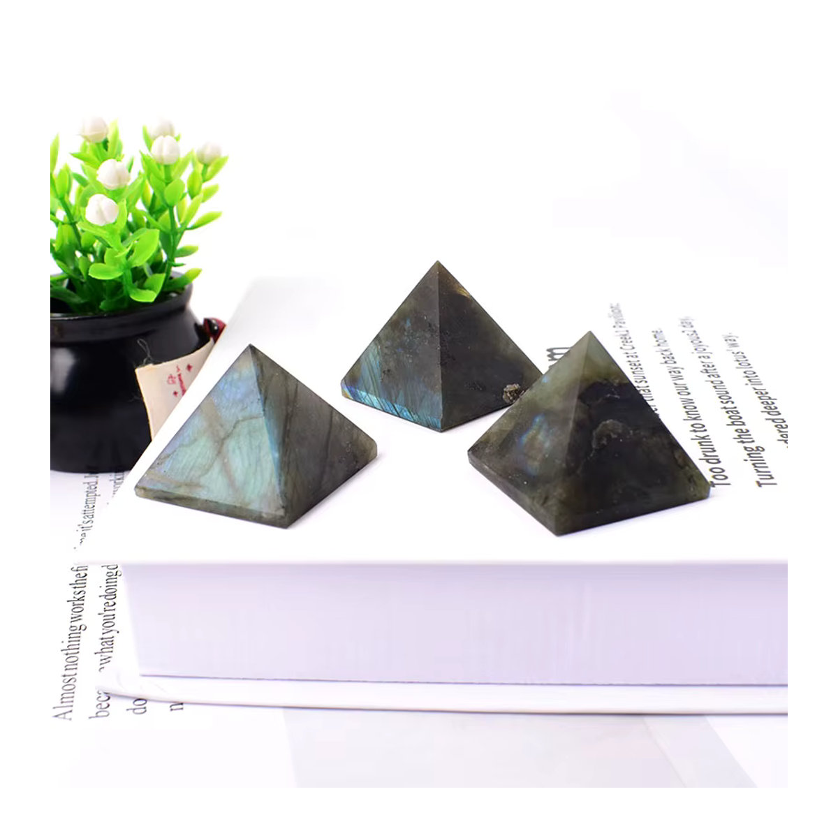 RYCRYSTAL Labradorit Pyramide aus natürlichem Kristall in mehrfarbig, geometrische Heilstein Dekoration für Meditation und Reiki - Bild 3