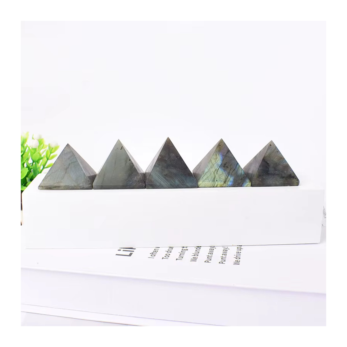 RYCRYSTAL Labradorit Pyramide aus natürlichem Kristall in mehrfarbig, geometrische Heilstein Dekoration für Meditation und Reiki - Bild 6