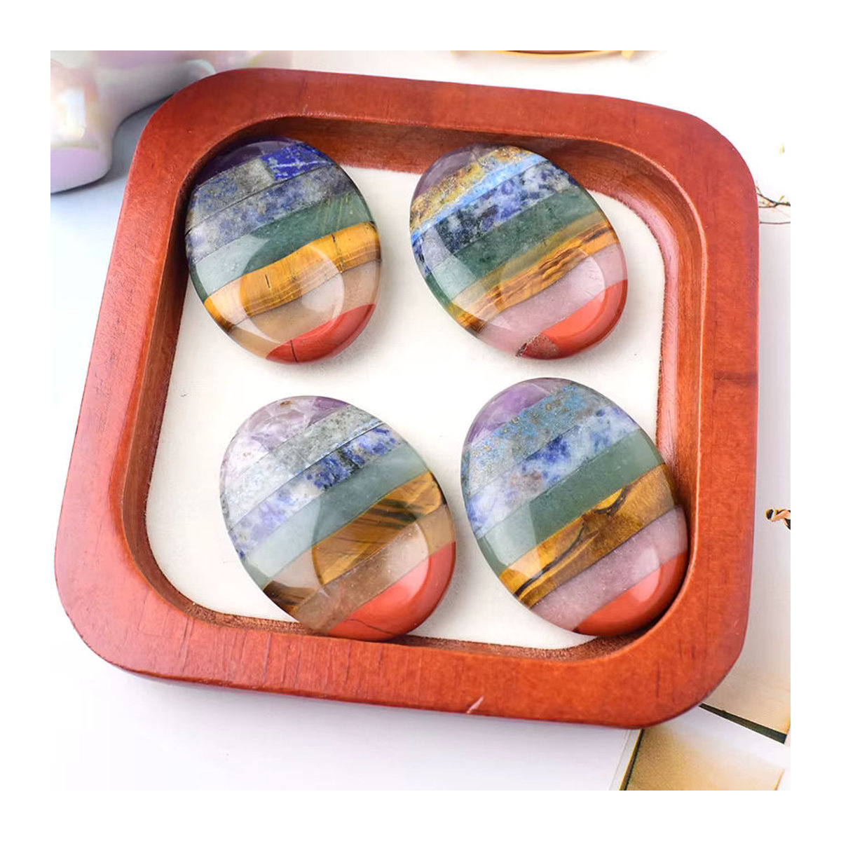 RYCRYSTAL Natürlicher Edelstein als polierter Heilstein für Daumenmassage und Chakra-Therapie, mehrfarbig gestreift, oval - Bild 6