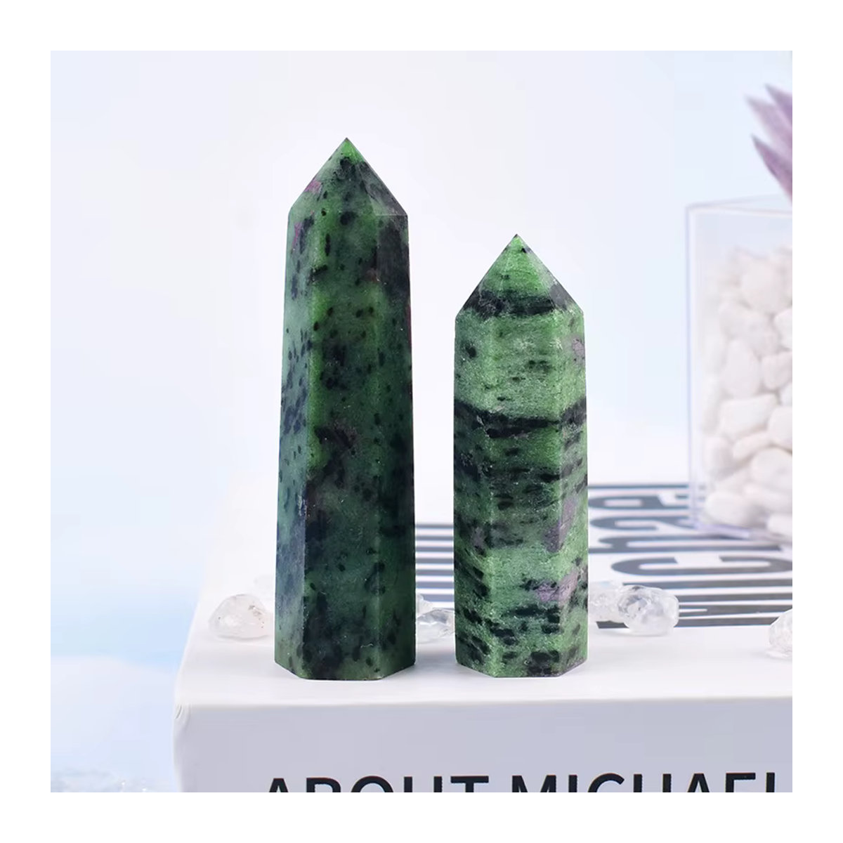 RYCRYSTAL Natürlicher Epidot Kristall Obelisk in Grün, Polierter Kristallpunkt als Heilstein und Chakra-Dekoration, 50-80 mm - Bild 3