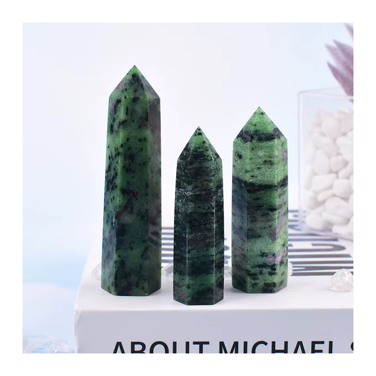 RYCRYSTAL Natürlicher Epidot Kristall Obelisk in Grün, Polierter Kristallpunkt als Heilstein und Chakra-Dekoration, 50-80 mm - Bild 4
