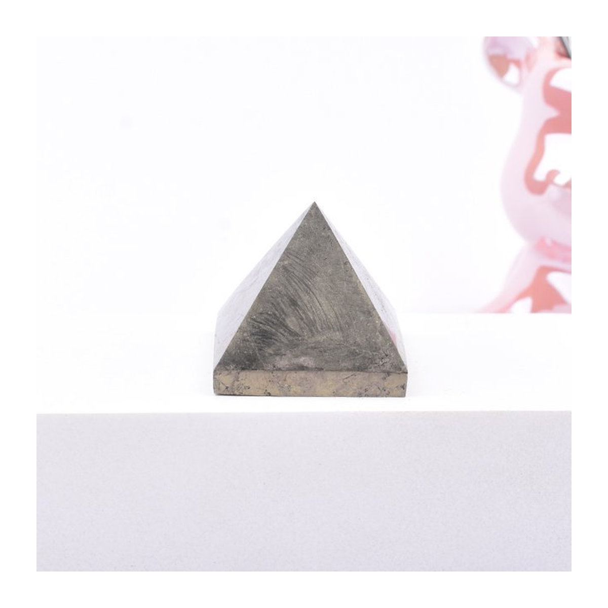 RYCRYSTAL Pyrit Kristall Pyramide Gold Polierter Heilstein als Dekoration für dein Zuhause - Bild 1