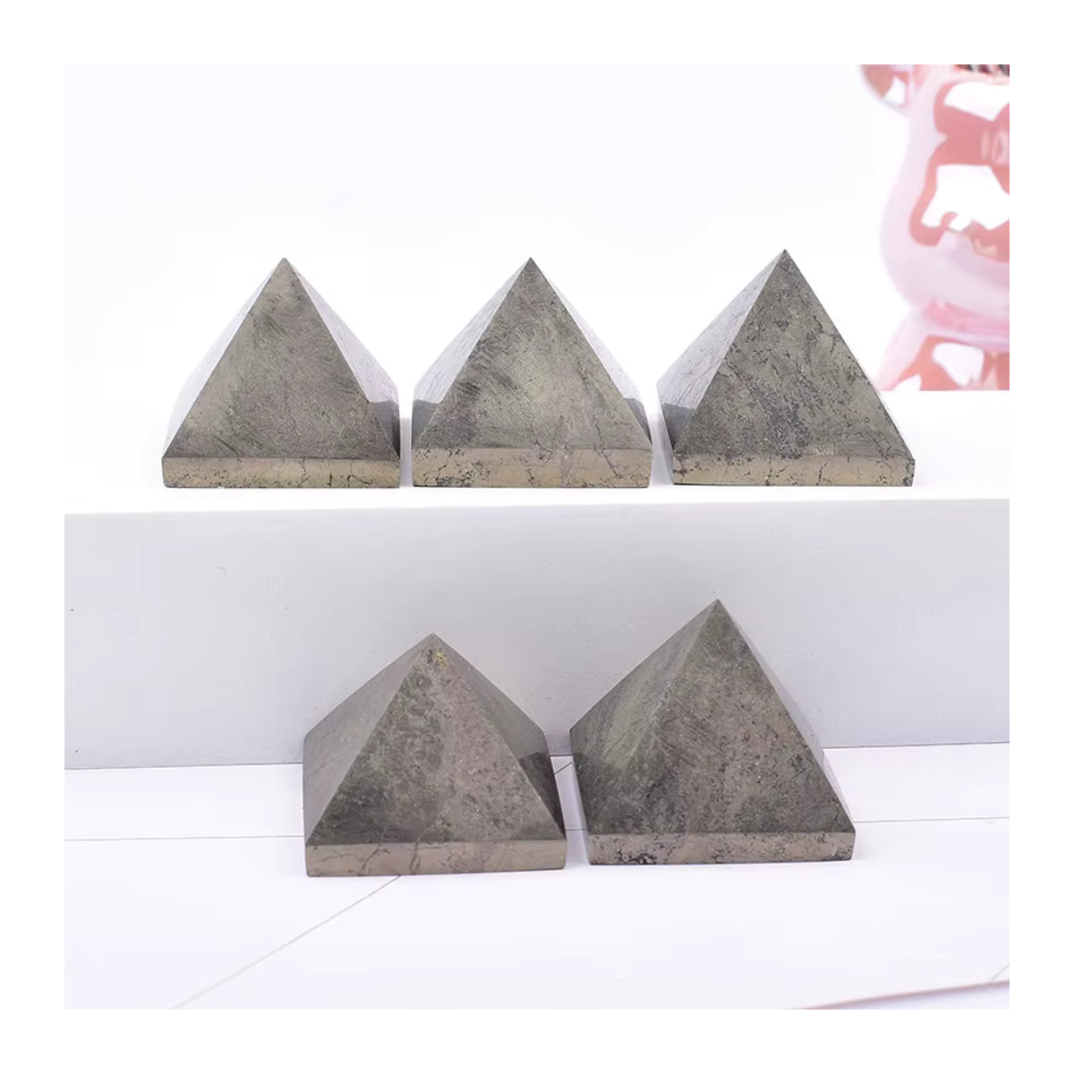 RYCRYSTAL Pyrit Kristall Pyramide Gold Polierter Heilstein als Dekoration für dein Zuhause - Bild 2