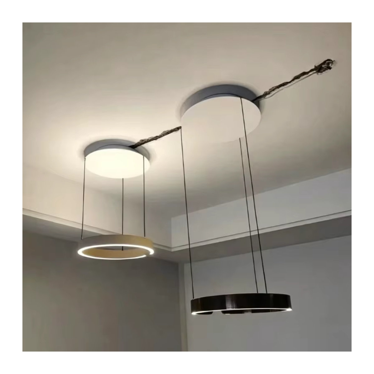 SANDYHA Moderne LED Ring-Pendelleuchte in Chrom, dimmbar mit Fernbedienung, warmweißes Licht - Bild 4