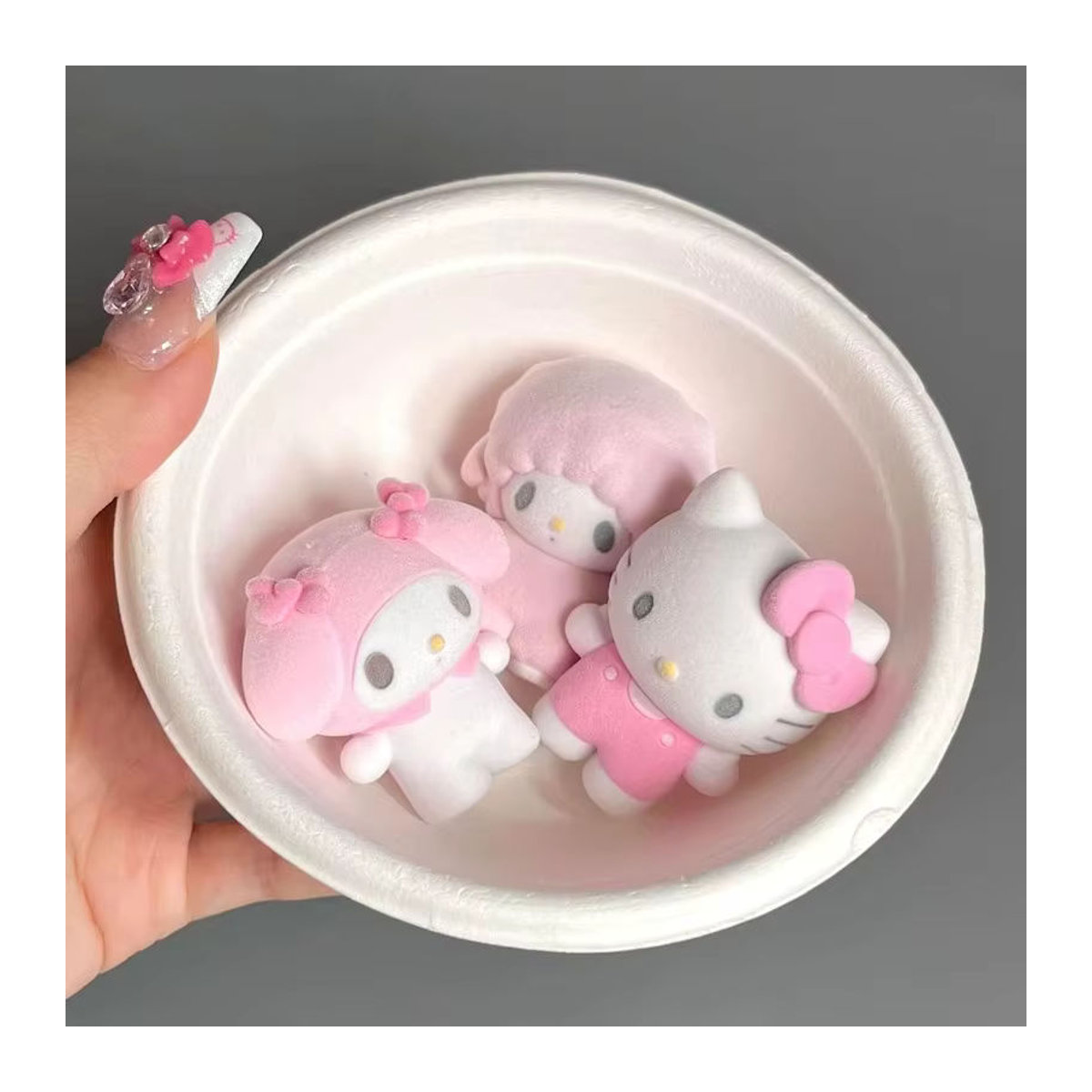 Sanrio Blindbox Sammlerpuppen mit Magnetfunktion Hello Kitty Kuromi Cinnamoroll mehrfarbig - Bild 2