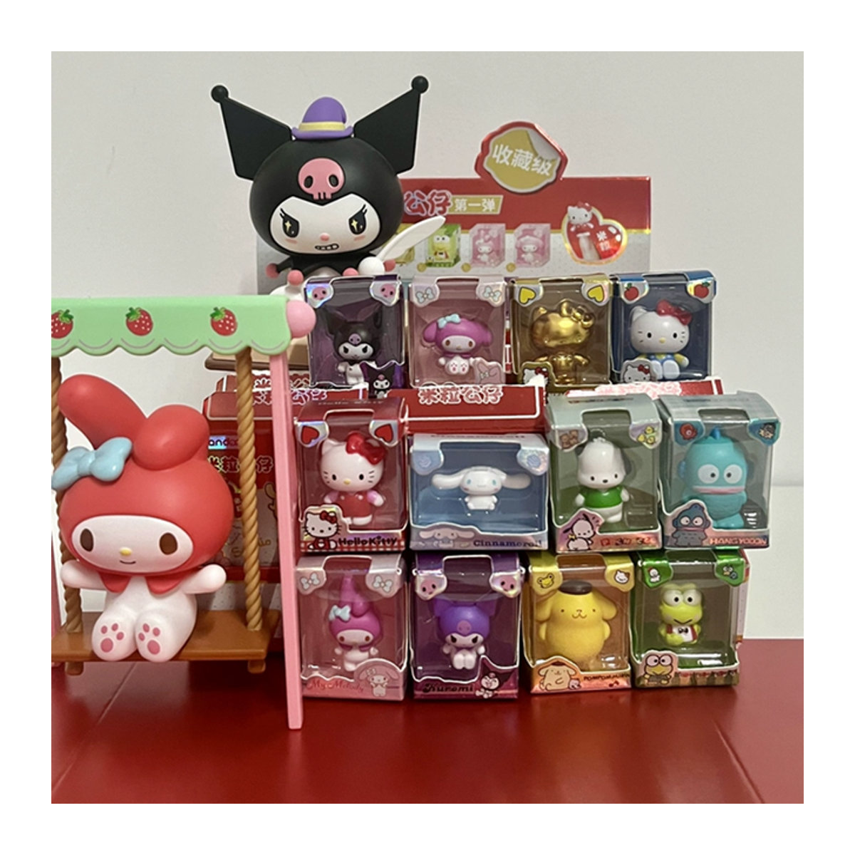 Sanrio Family Reiskorn-Puppe Blindbox mit Hello Kitty und Kuromi Mini Sammelfiguren aus Kunststoff, mehrfarbig - Bild 1