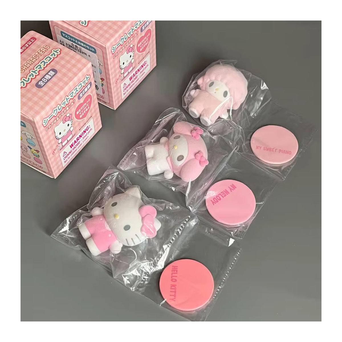 Sanrio Magnetische Saugbox Blind Box mit Hello Kitty, Kuromi und Cinnamoroll als hochwertige Kunststoff-Puppen in Rosa für deine Desktop-Dekoration - Bild 4