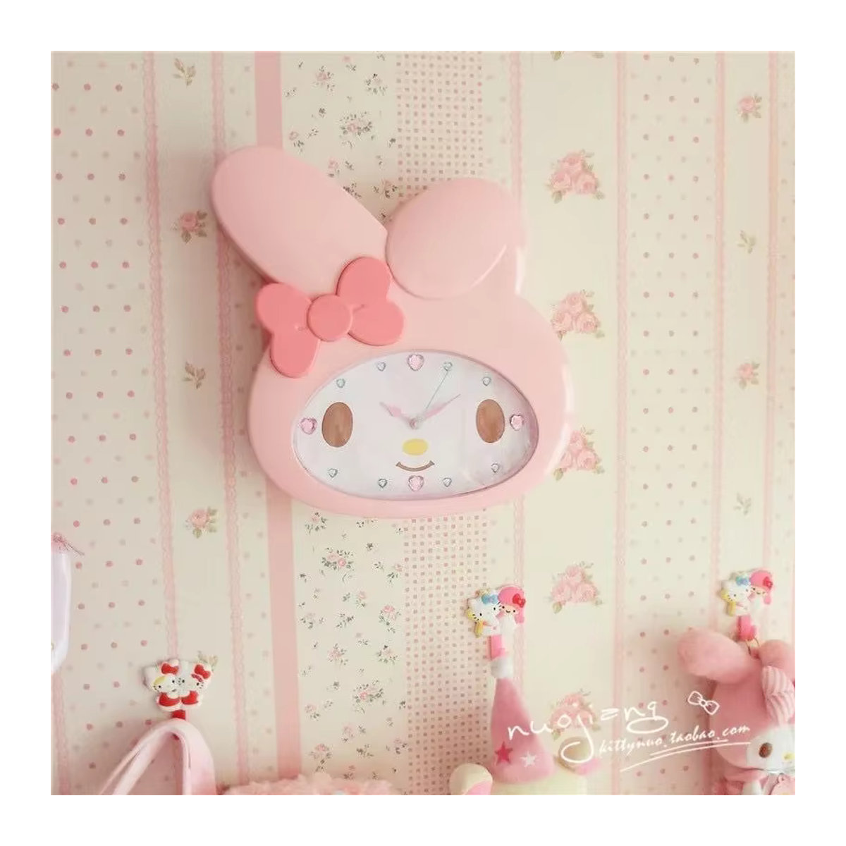 Sanrio Wanduhr für Kinder in Rosa, Geräuschloses Analogdesign aus Kunststoff mit unregelmäßiger Form - Bild 2