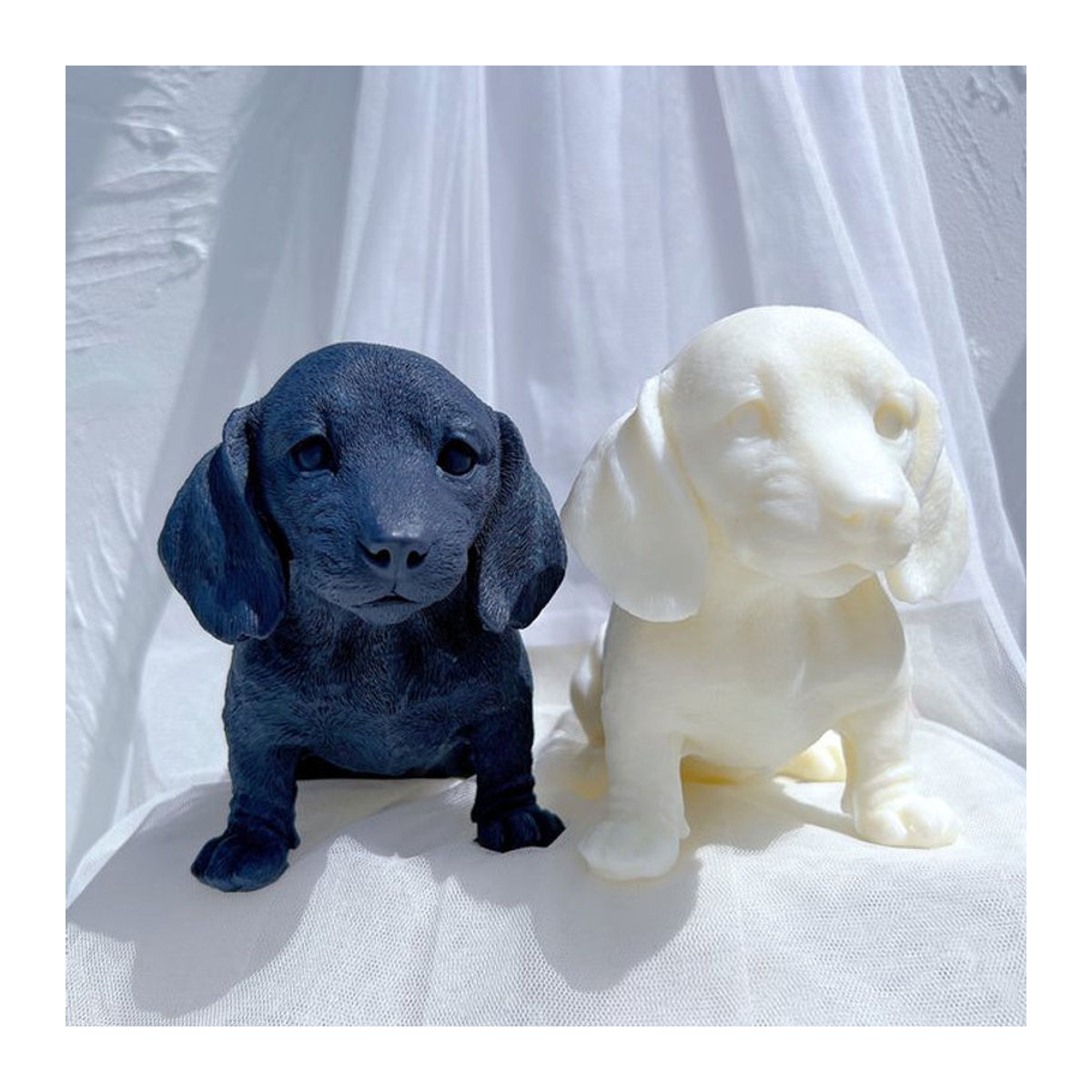 SANZON Figurenkerze Dackel Hund aus Sojawachs in mehrfarbigem Design - Bild 1