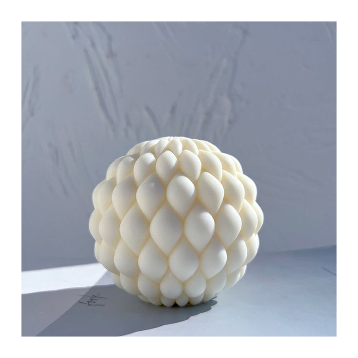 SANZON Twirl Regentropfen Ball Kerzenform aus Silikon für geometrische und ästhetische Wohnkultur in Weiß und Rosa - Bild 1