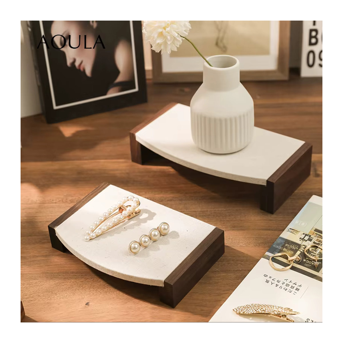 Schmuckständer aus Holz mit Textiloberfläche in Braun für Armbänder, Halsketten und Ringe als minimalistischer Organizer - Bild 2