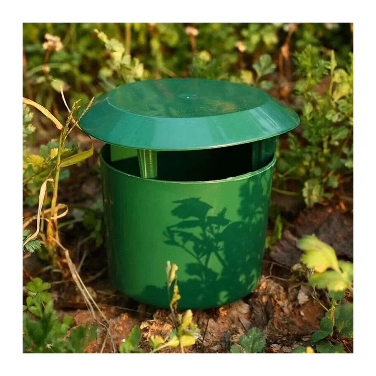 Schneckenfalle zum Wiederverwenden als Schädling-Köderstation für Garten und Bauernhof in 2, 4 oder 12 Stück - Bild 3