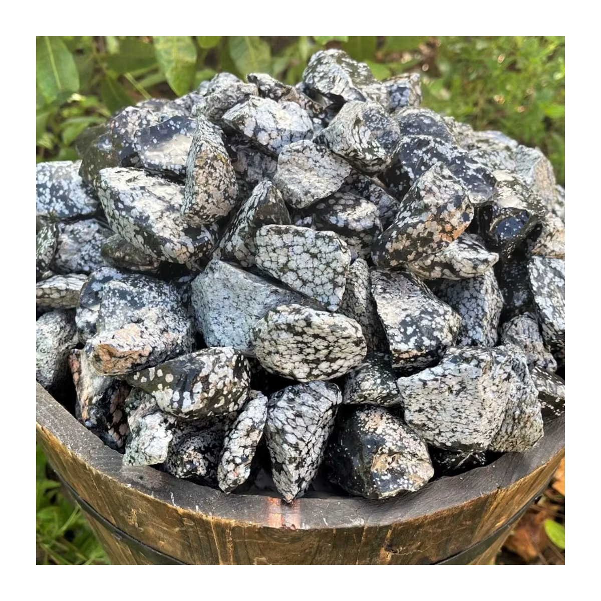 Schneeflocken-Obsidian Rohstein von CrystalHola in Schwarz, unregelmäßig geformter böhmischer Stein mit Schneeflockenmustern - Bild 2
