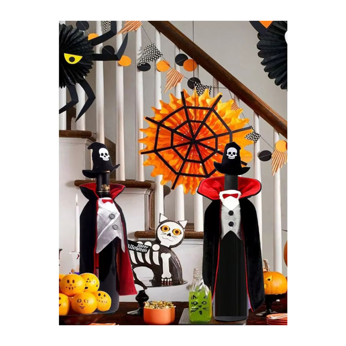 Schwarze Halloween-Weinflaschenhülle aus Textil als festliche Partydekoration - Bild 5