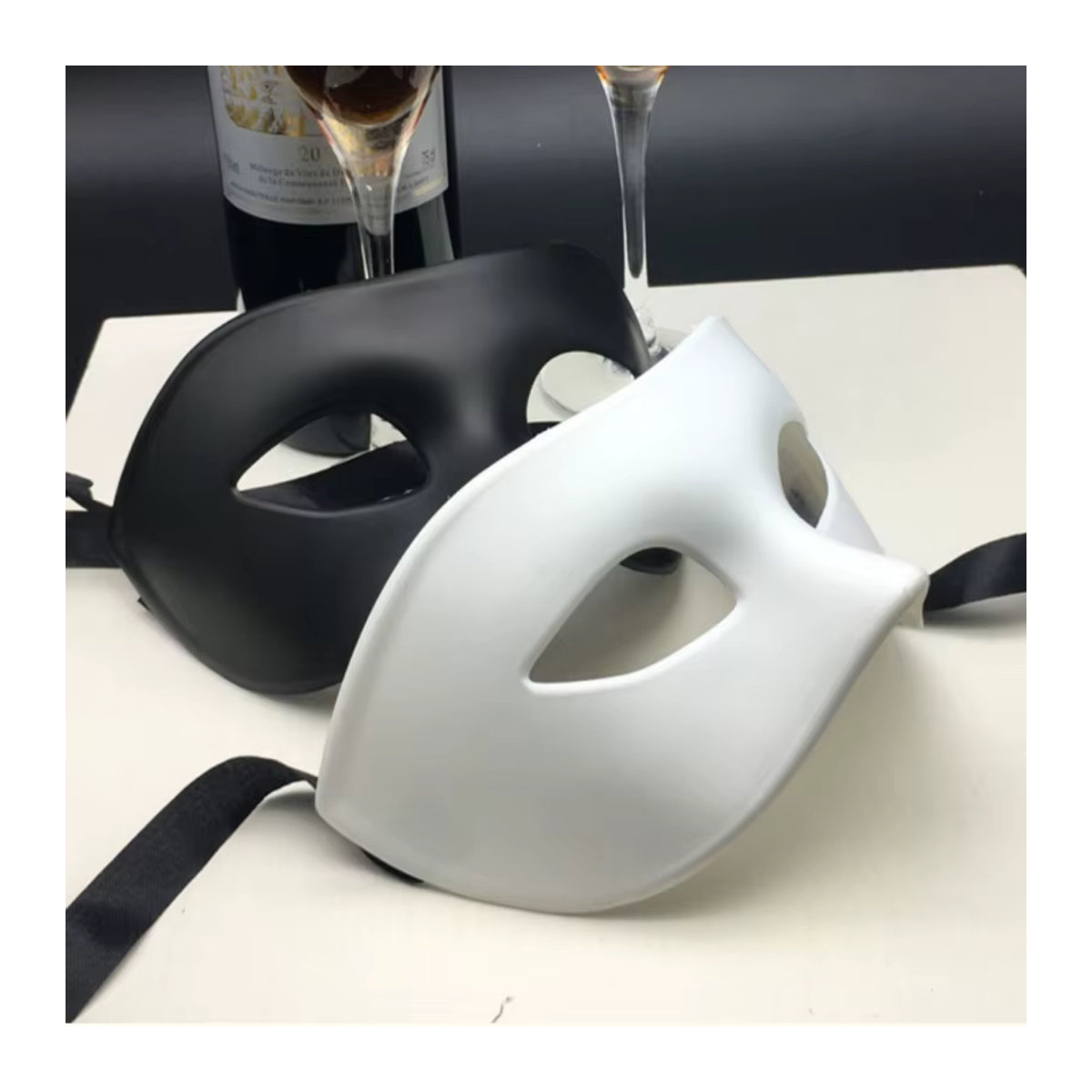 Schwarze Maskerade Augenmaske aus Kunststoff für Halloween und Karneval als Unisex Cosplay Kostüm Requisit - Bild 4