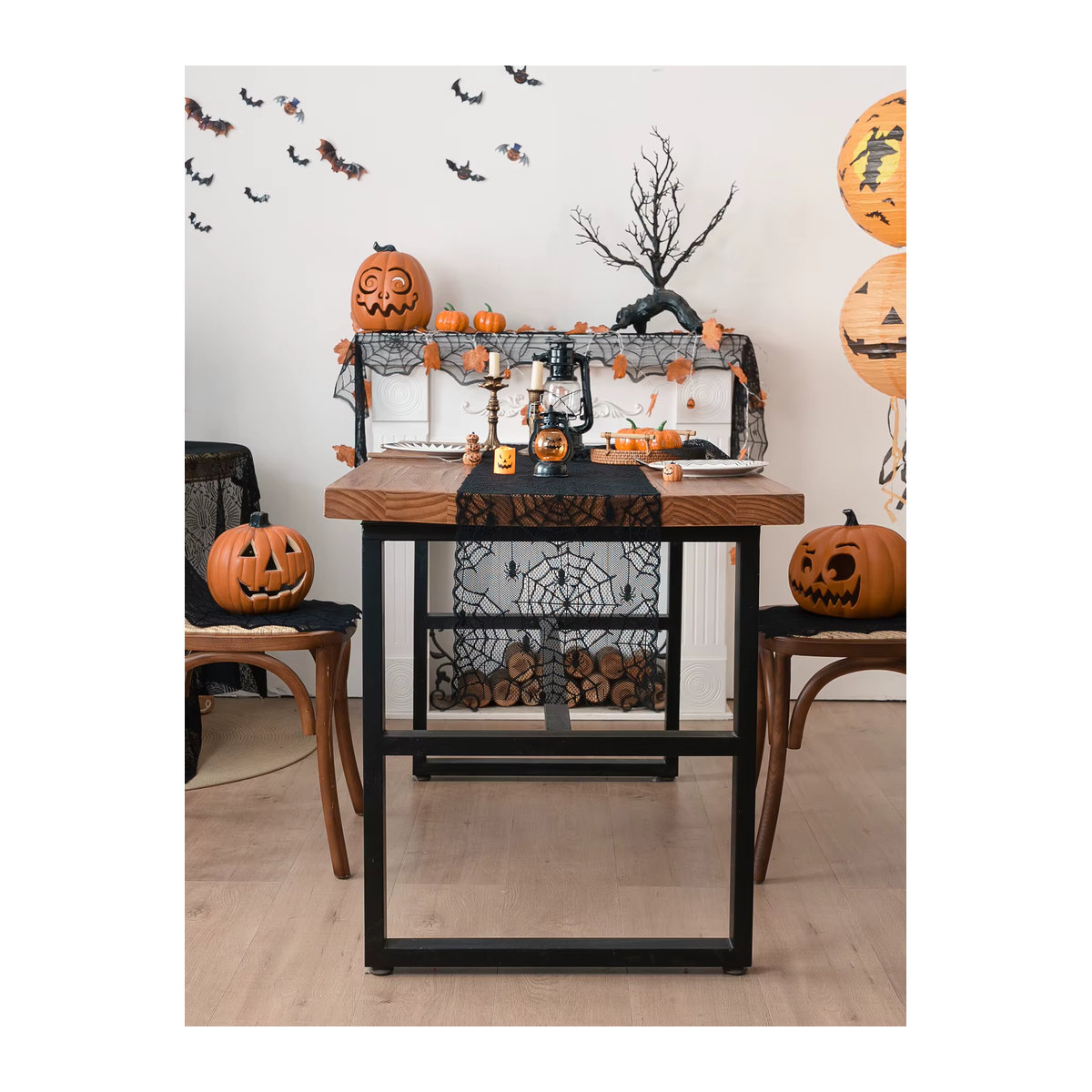 Schwarzer Halloween Tischläufer mit Spinnenmotiv für deine Tischdekoration - Bild 2