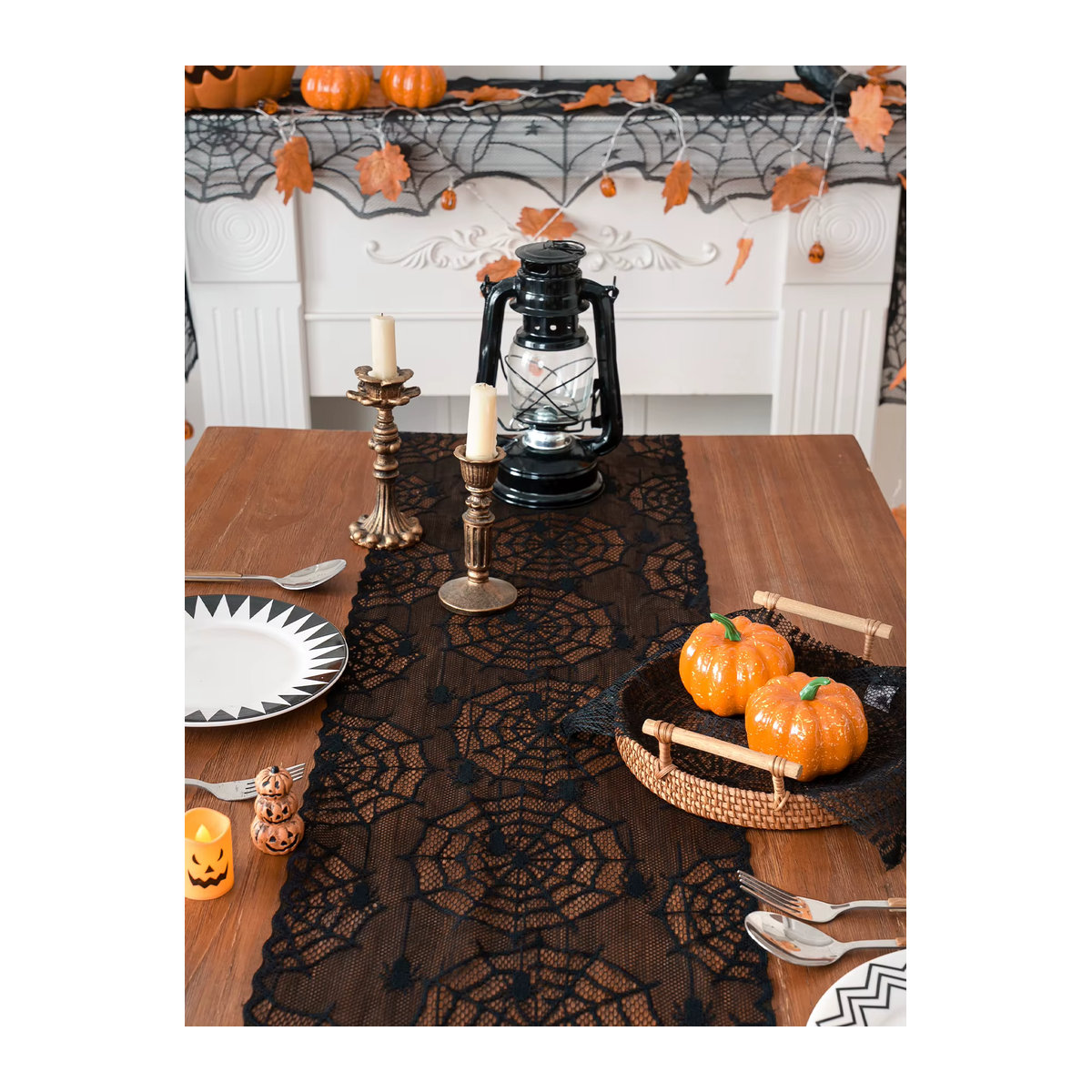 Schwarzer Halloween Tischläufer mit Spinnenmotiv für deine Tischdekoration - Bild 4