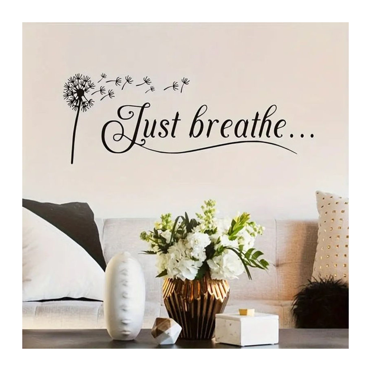 Schwarzer PVC-Wandaufkleber mit Löwenzahn und Just Breathe Slogan als minimalistische Wanddekoration - Bild 1