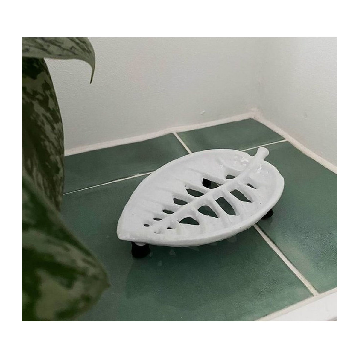 Seifenschale Blatt aus Gusseisen in Weiß im Vintage-Design - Bild 1