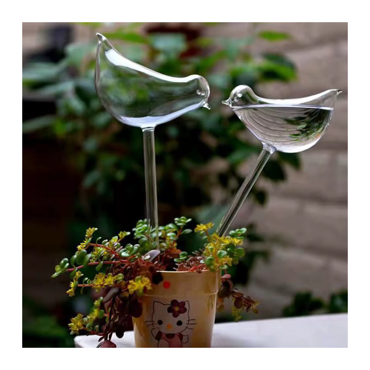Selbstbewässernde Kugeln in Vogelform für die automatische Blumenbewässerung im Garten - Bild 2