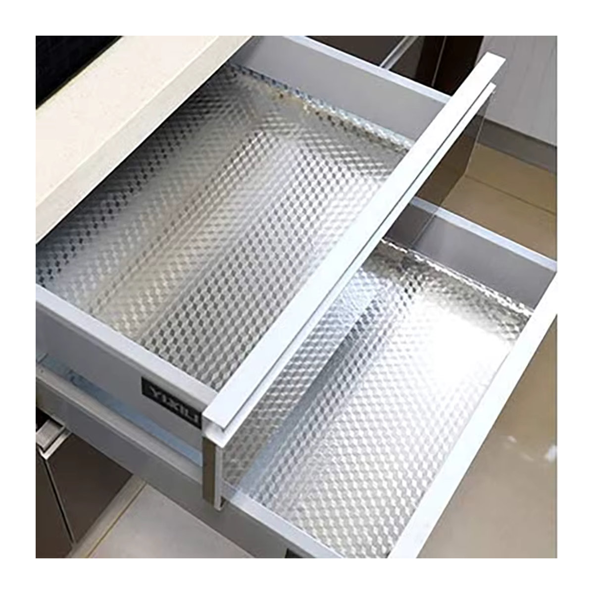 Selbstklebende Möbeltapete aus gebürstetem PVC in Gold und Silber für Kleiderschränke und Kühlschränke - Bild 2