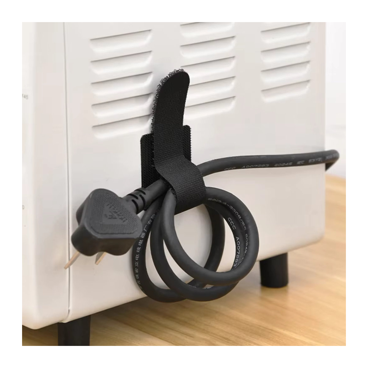 Selbstklebende USB-Kabelorganisator Clips aus Kunststoff in Schwarz für minimalistisches Kabelmanagement - Bild 6