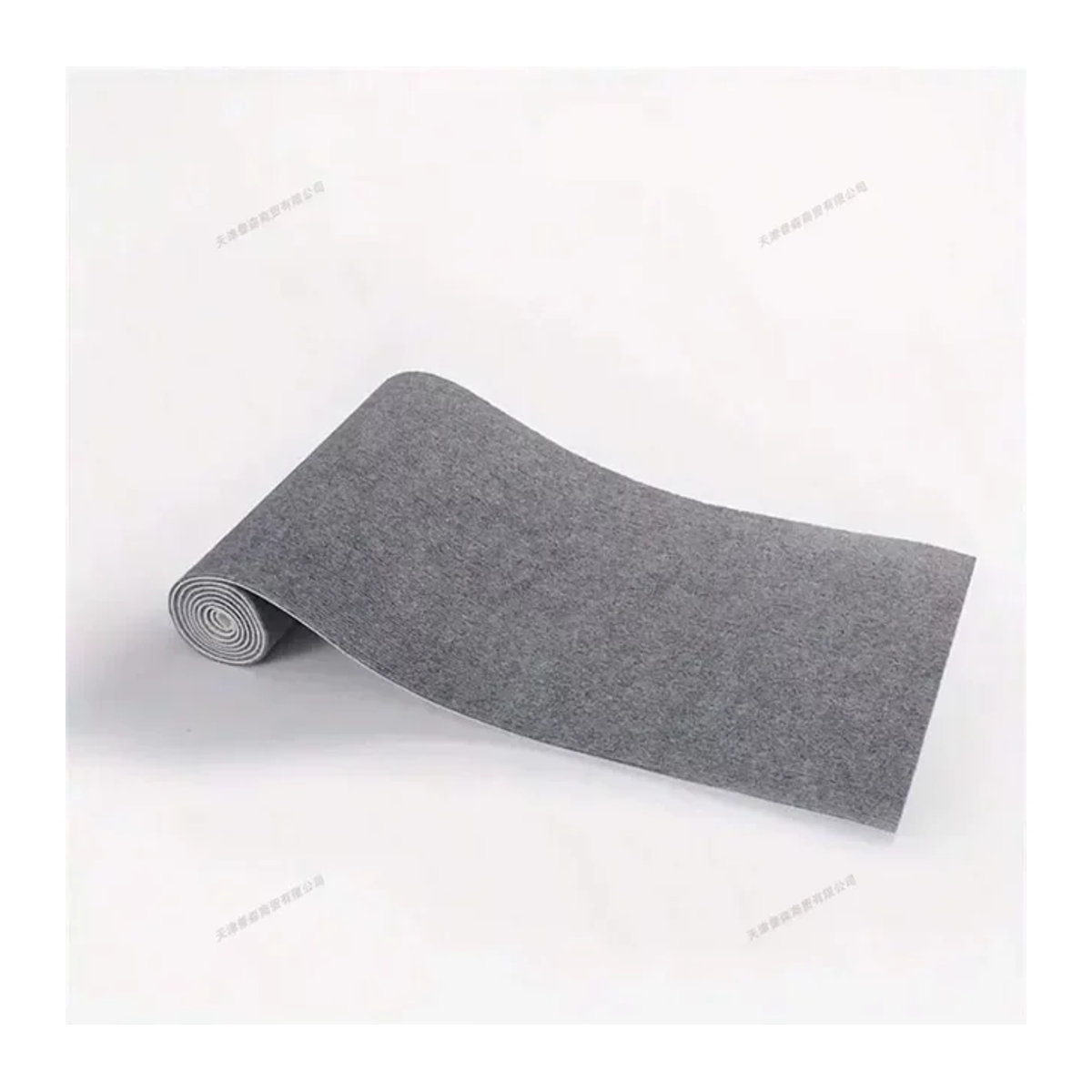 Selbstklebender und rutschfester Treppenteppich mit Streifen von DHDH in Grau, Breite: 40 cm, Länge: 200 cm - Bild 1