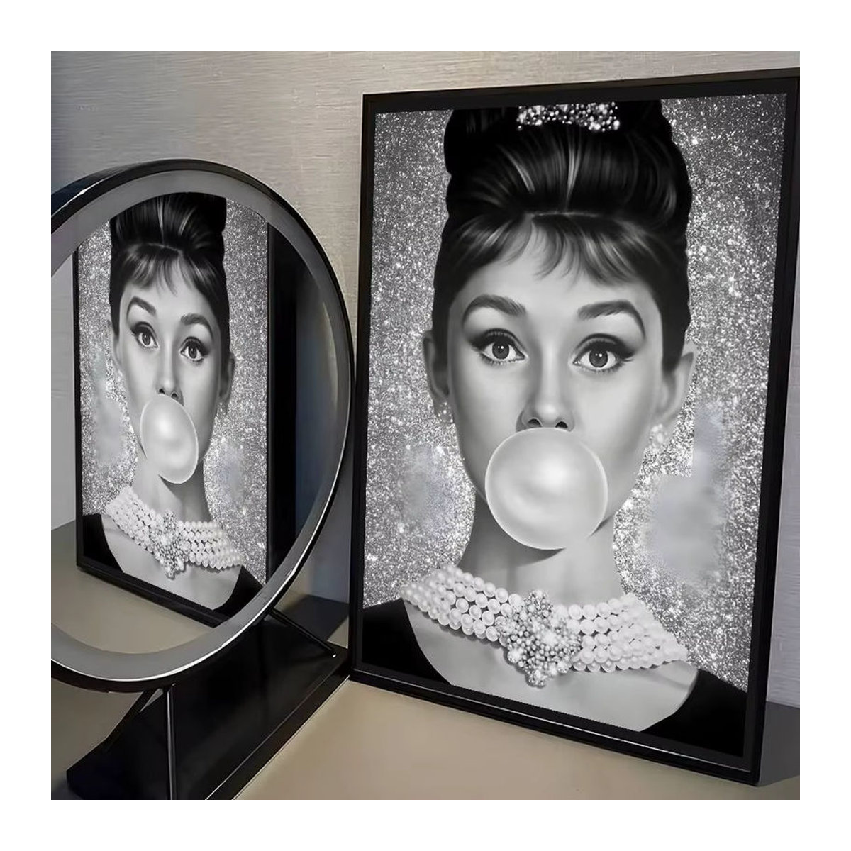 Selbstklebender Vintage Wandsticker Audrey Hepburn in Schwarz, Rechteckiges Wandposter für Wohnzimmer und Bar, B: 20 cm, H: 15 cm - Bild 6