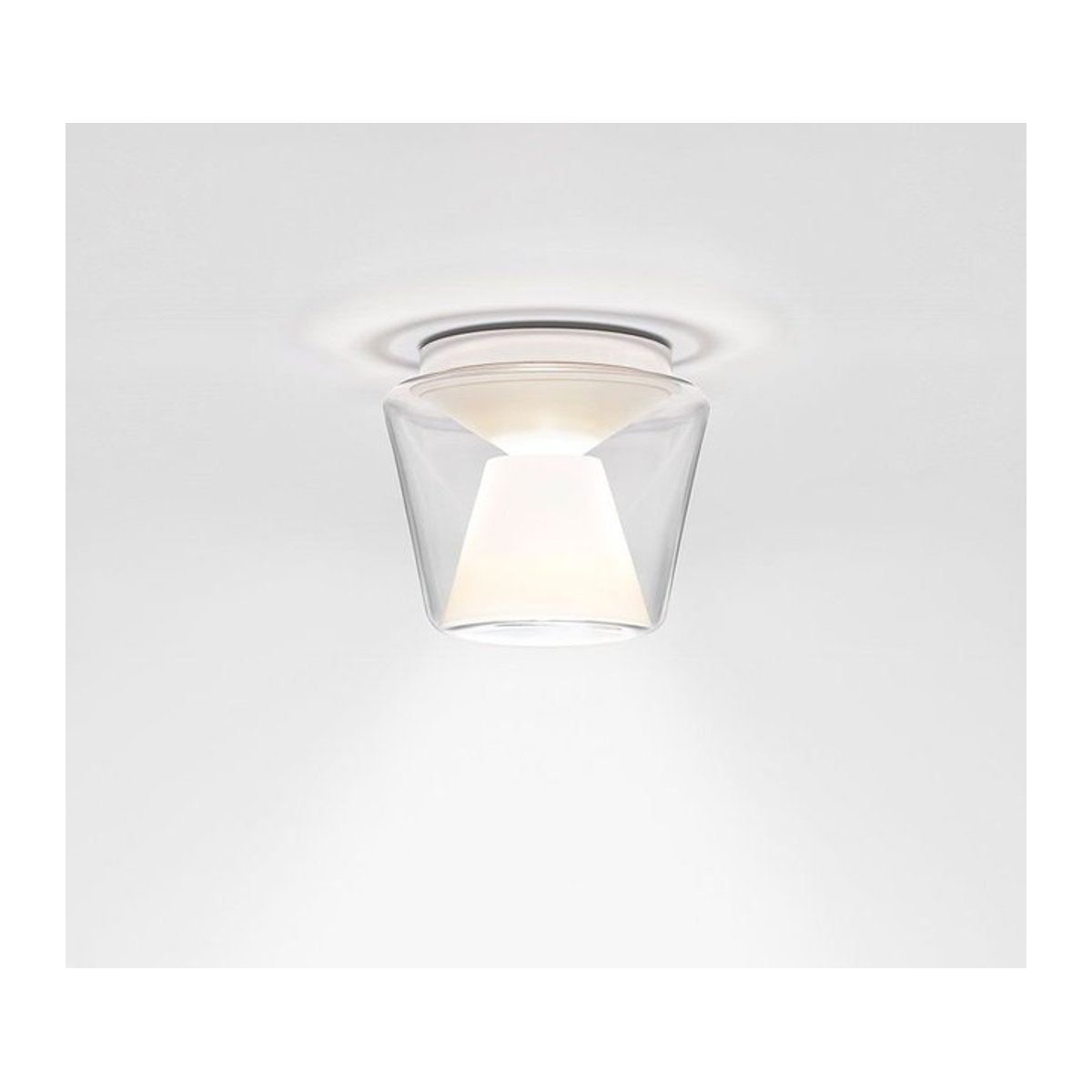 Serien Lighting Annex Ceiling LED-Deckenleuchte mit klarem Glasschirm und opalem Reflektor, Warmweiß 2700K, Durchmesser: 220 mm - Bild 1